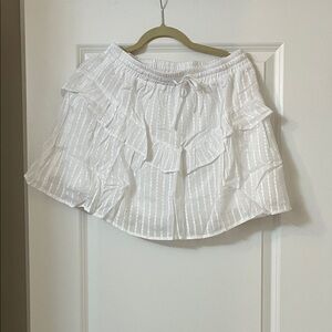Elegant White Tiered Mini Skirt